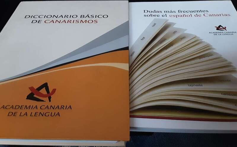 Libros sobre el léxico canario (Foto TA)